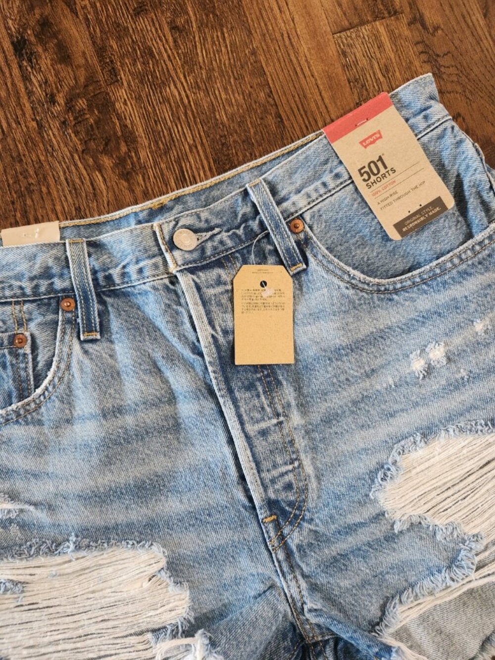 Levi’s NWT Women’s 501 Shorts Cotton High Rise Distressed Size 32 - Picture 5 of 5
